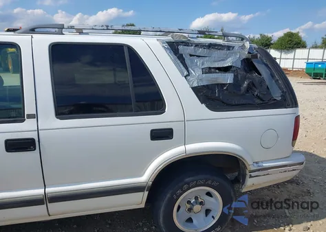 1996 Chevrolet Blazer from USA, damaged, VIN 1GNCS13W7T2105518